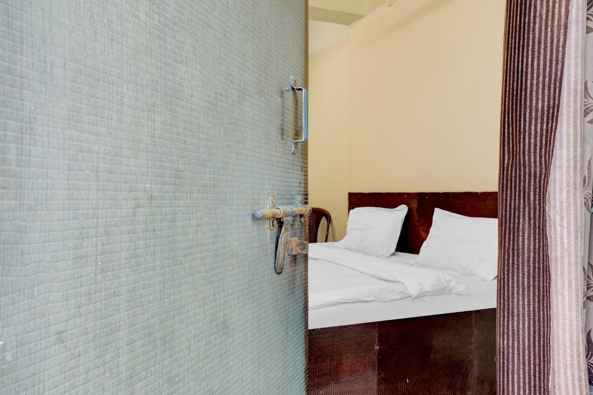 Hotel O Shree Radha Guest House Jhānsi Buitenkant foto