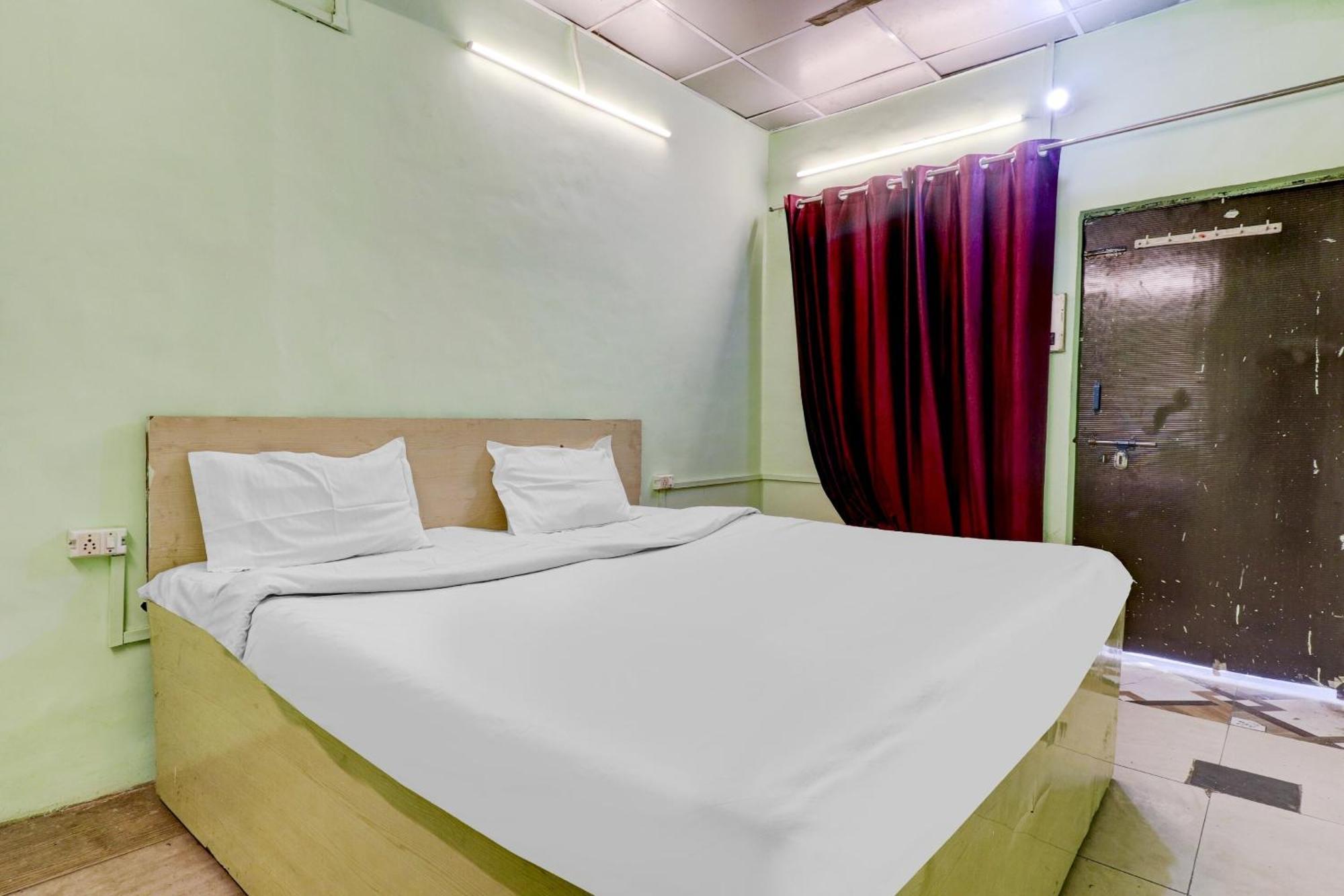 Hotel O Shree Radha Guest House Jhānsi Buitenkant foto