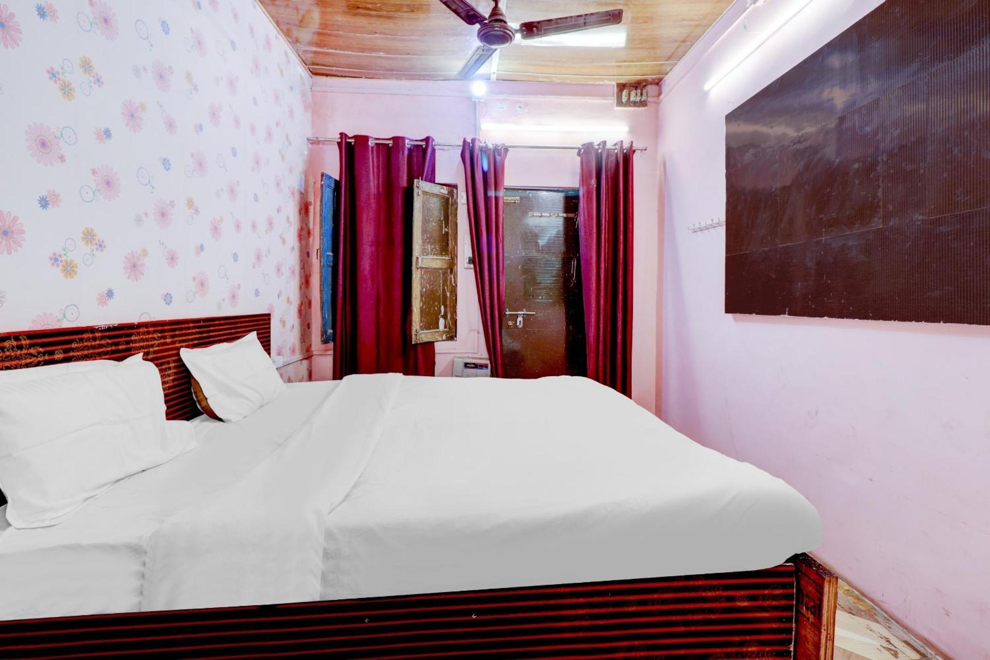 Hotel O Shree Radha Guest House Jhānsi Buitenkant foto
