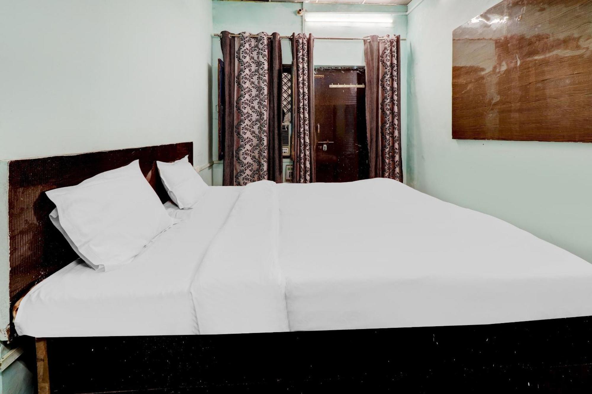 Hotel O Shree Radha Guest House Jhānsi Buitenkant foto