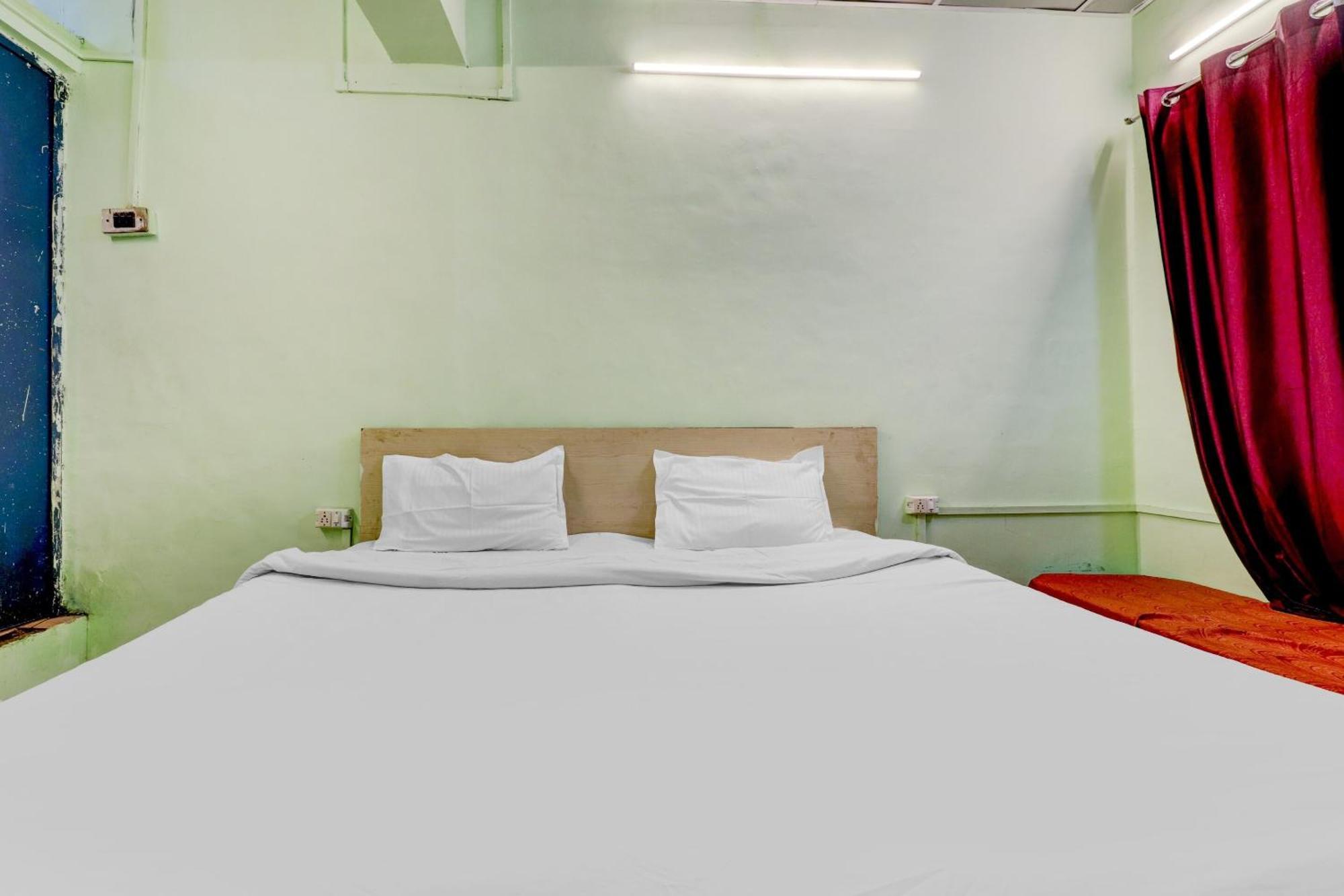 Hotel O Shree Radha Guest House Jhānsi Buitenkant foto