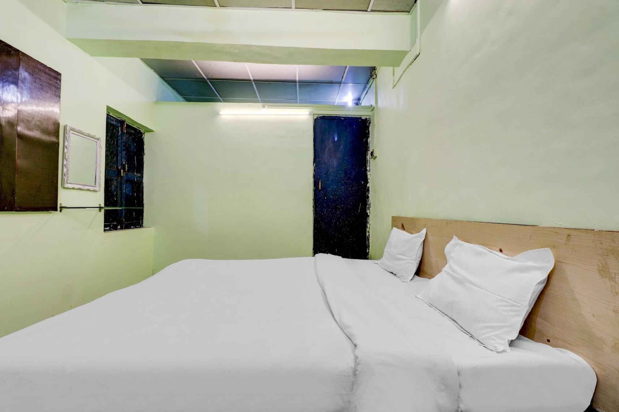Hotel O Shree Radha Guest House Jhānsi Buitenkant foto