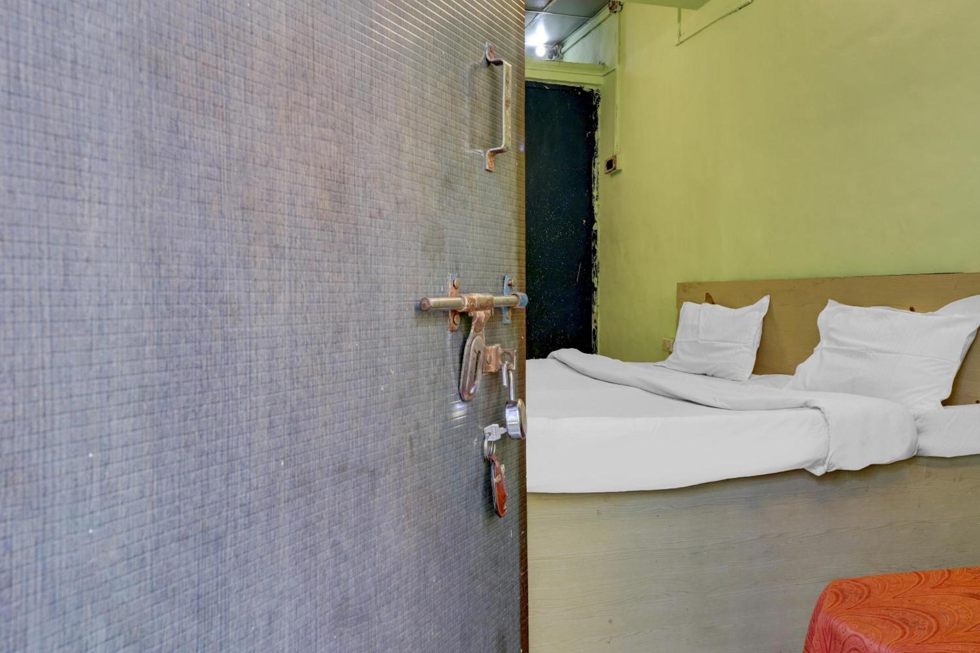 Hotel O Shree Radha Guest House Jhānsi Buitenkant foto